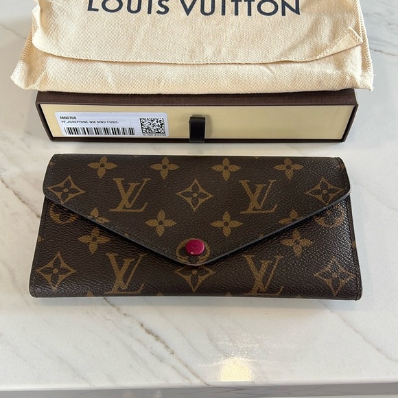COPY - Louis Vuitton Josephine Monogram Wallet - Picture 1 of 11